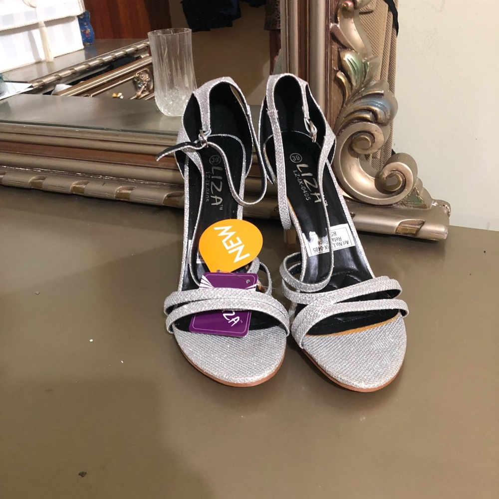 LIZA heels sandals new